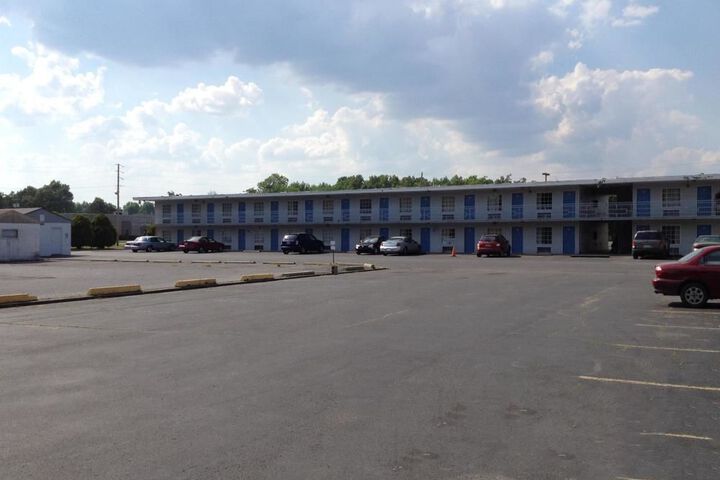Exterior of COUNTRY HEARTH INN & SUITES PADUCAH