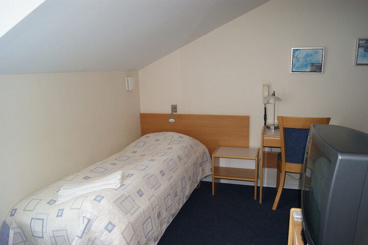 Room 6 of 69