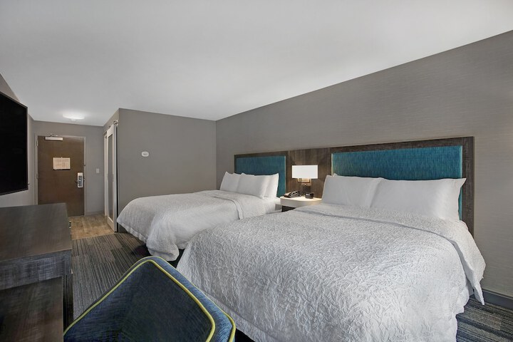 2 Queen Beds (6 of 11)