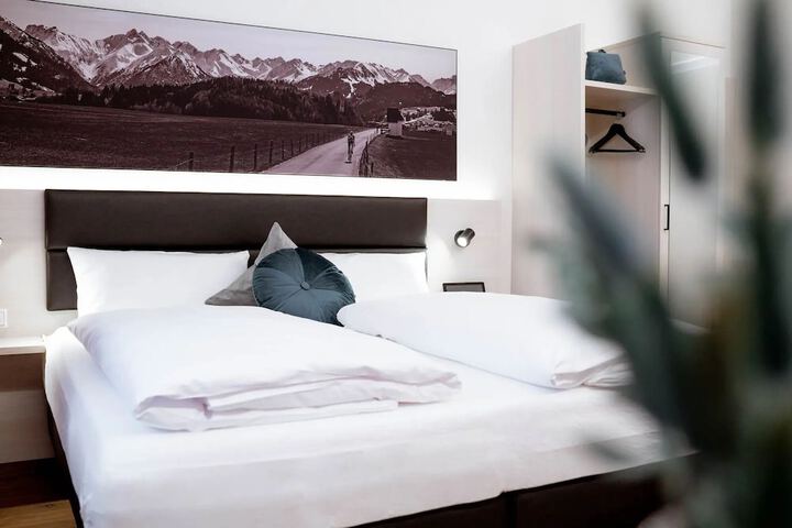 Room 4 of 29