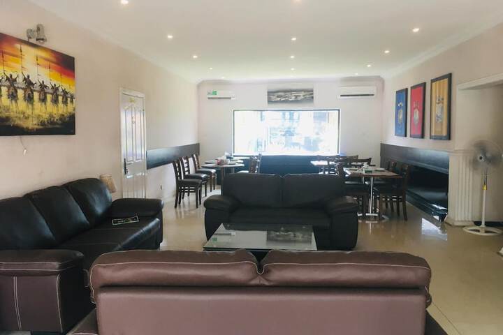 Room 14 of 42