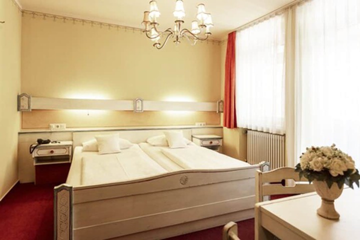 Room 12 of 31