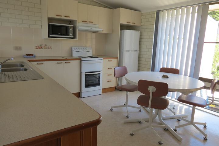Room 4 of 27