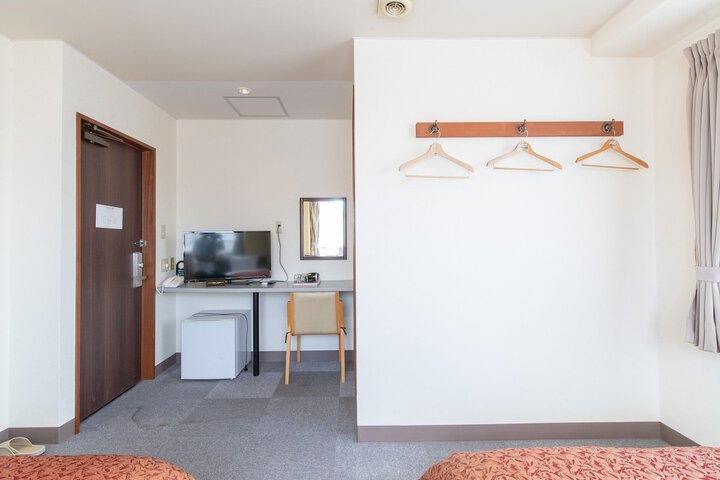 Room 49 of 64