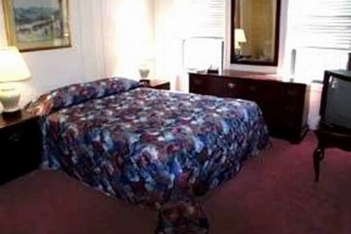 Room 3 of 3