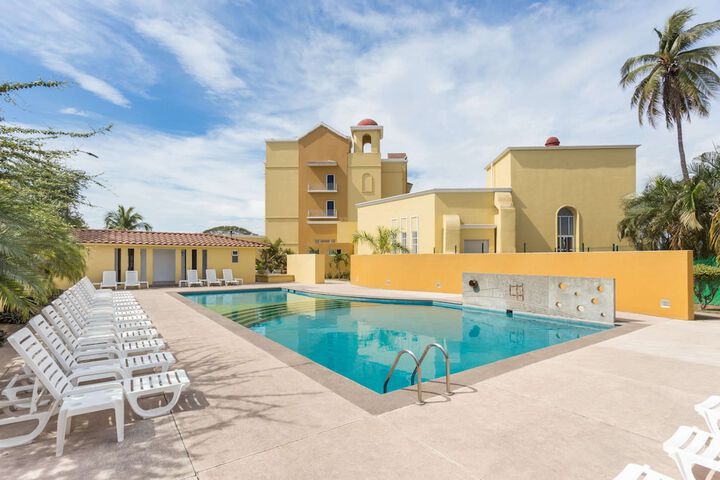 Pools & Facilities