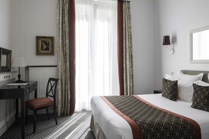 Room 44 of 74