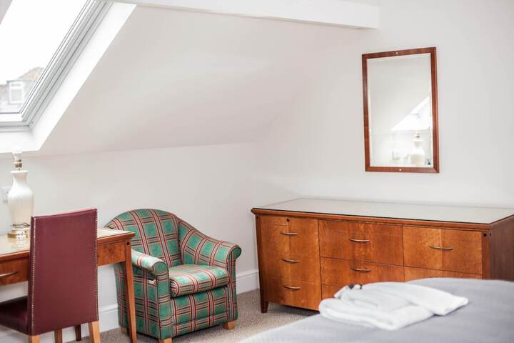 Room 8 of 22
