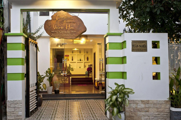FLOWER GARDEN HOMESTAY