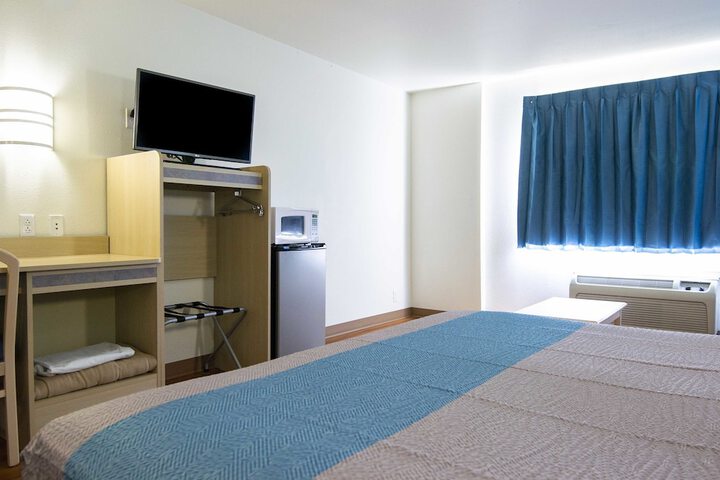 Room 6 of 26