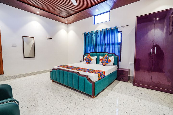 Room 14 of 32