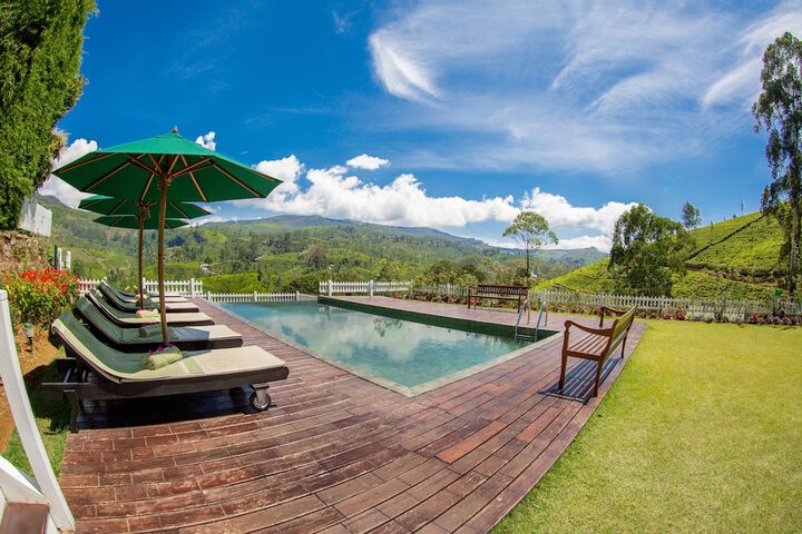 Hotel Pool