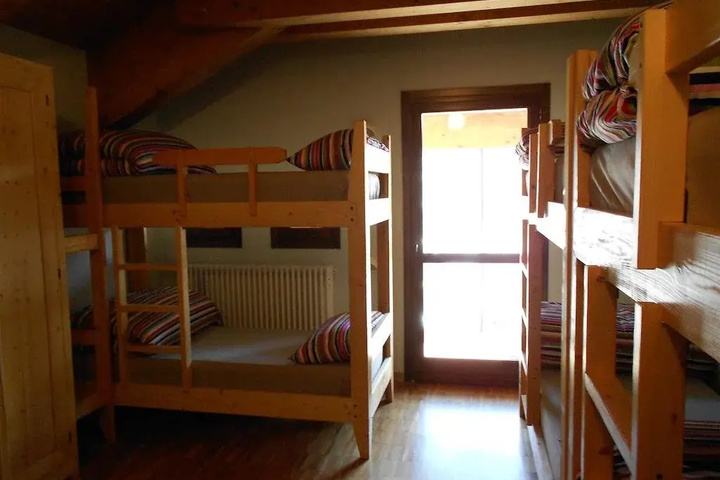 Room 4 of 13