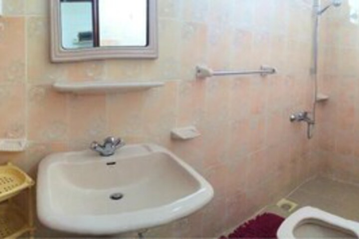 Room 3 of 7