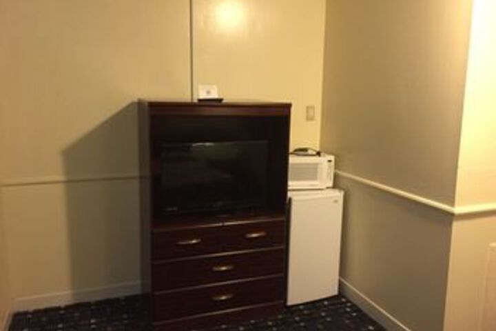 Room 7 of 13