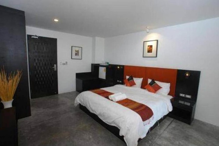 Room 14 of 64