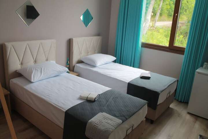 Room 3 of 40