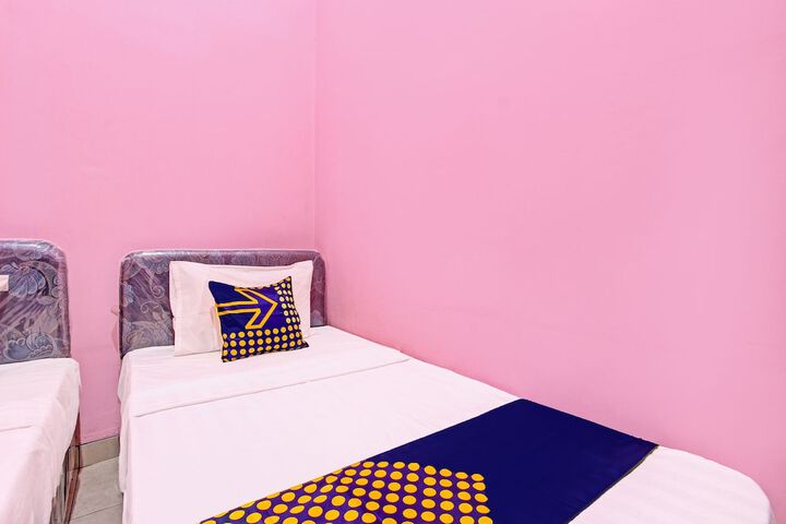 Room 18 of 33