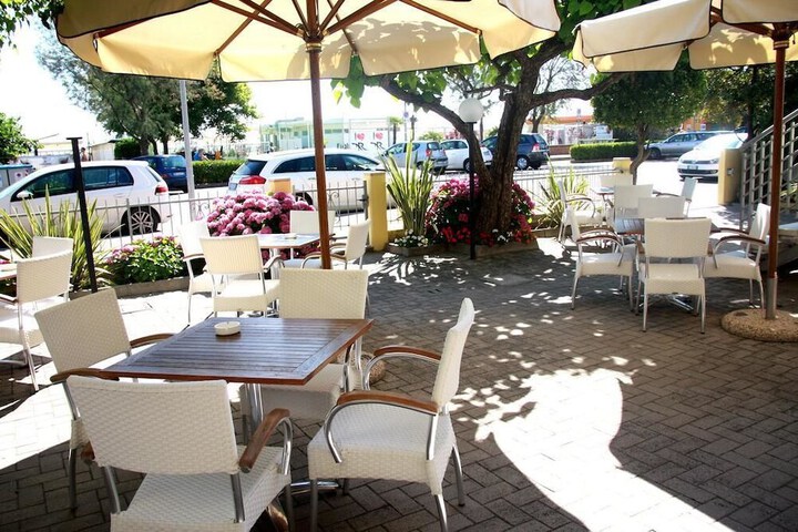Terrace/Patio 9 of 11