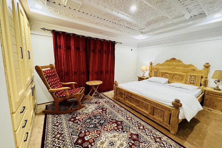 Room 2 of 13