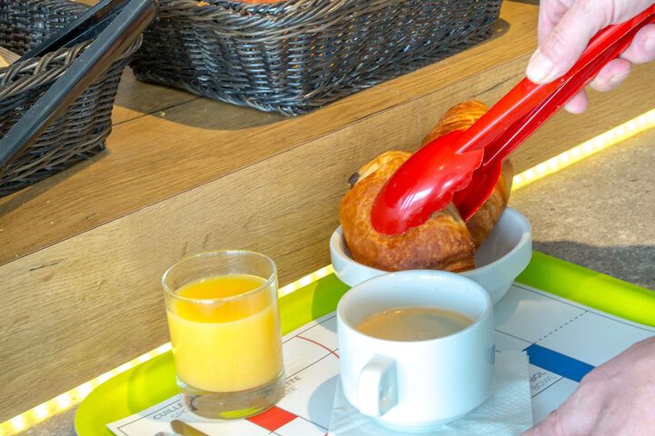 Breakfast/Coffee Service 69 of 118
