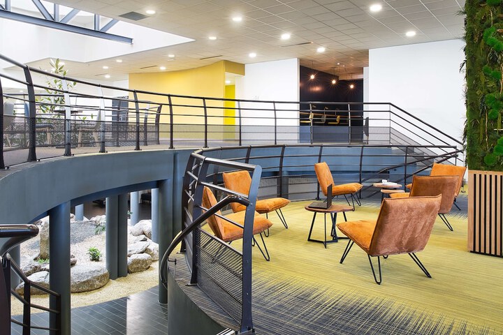 Entrance & Lobby