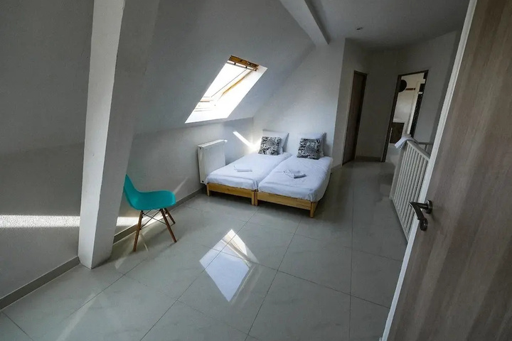 Room 5 of 22