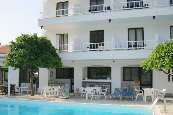 Hotel Pool