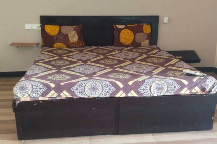 Room 2 of 12