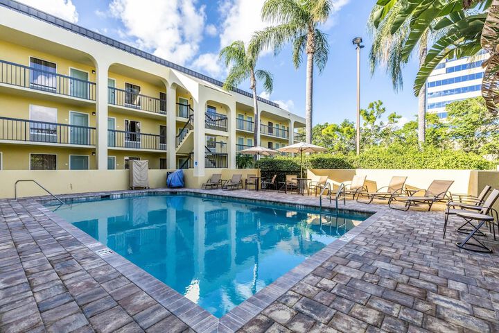 Hotel Pool