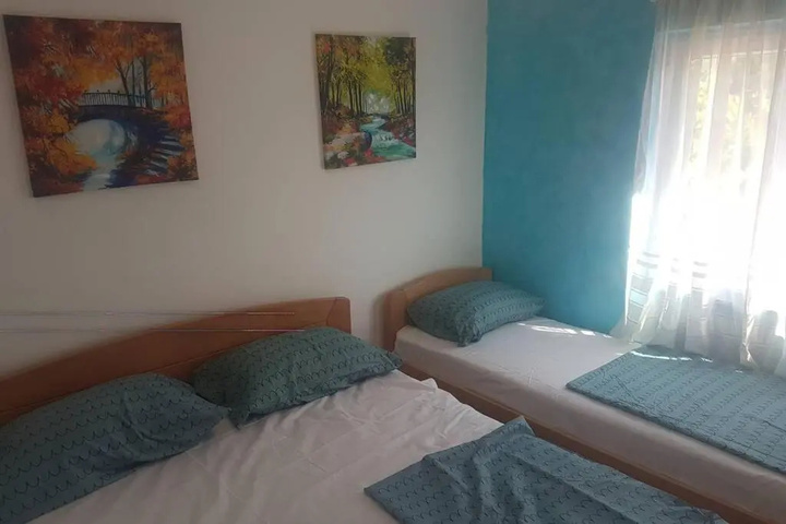 Room 2 of 11