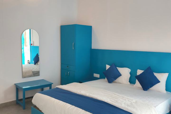Room 2 of 23