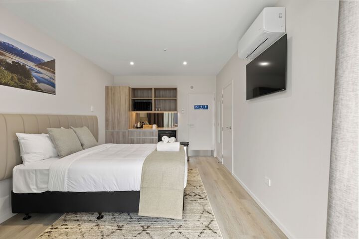 Room 11 of 40