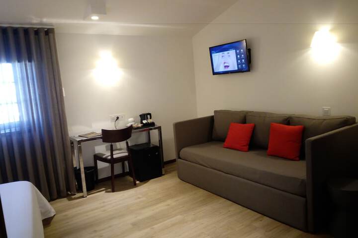 Room 32 of 52