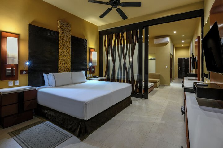 Room 8 of 59