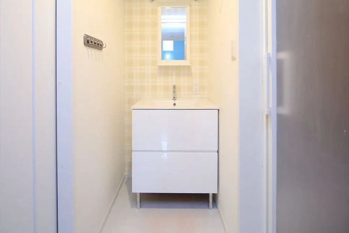 Room 11 of 22