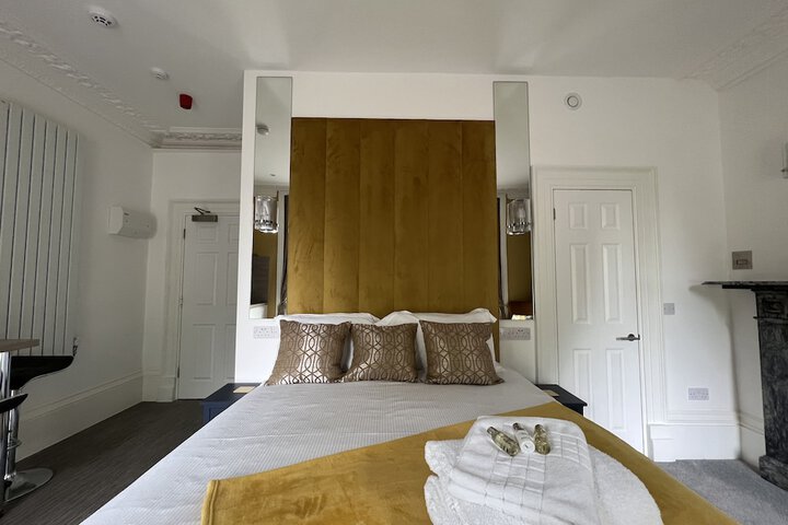 Room 17 of 63