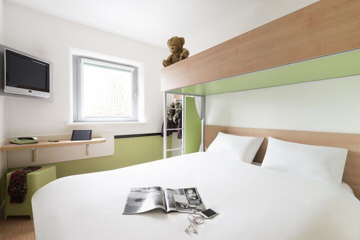 Room 3 of 24