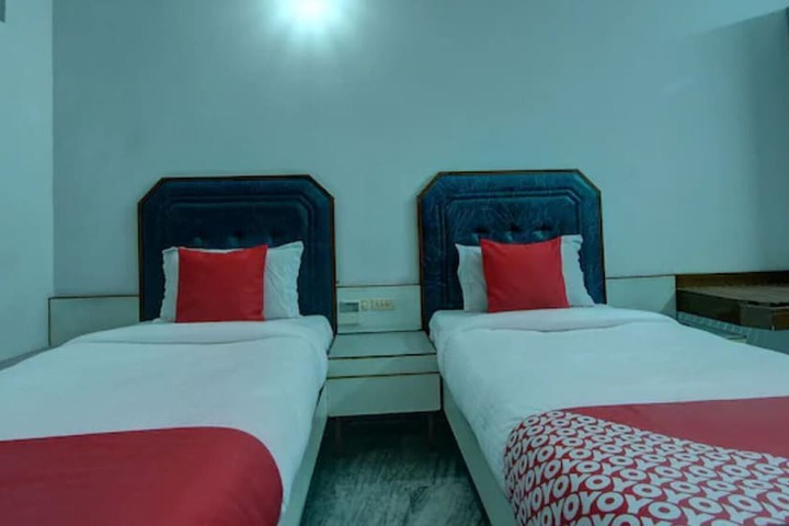 Room 21 of 38