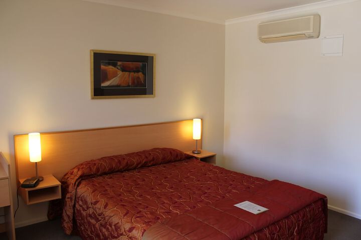 Room 4 of 39