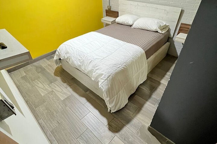 Room 44 of 158
