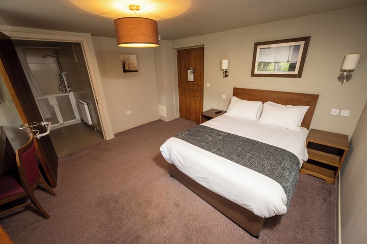 Room 13 of 25