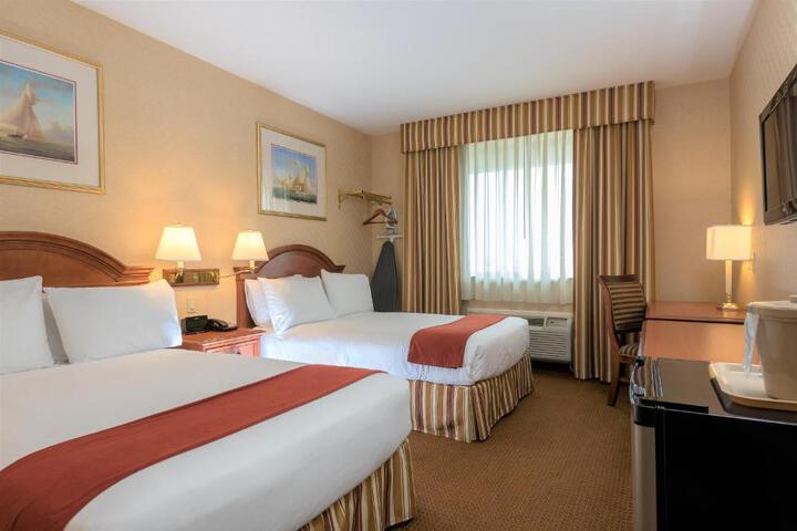 2 Double Beds (5 of 5)