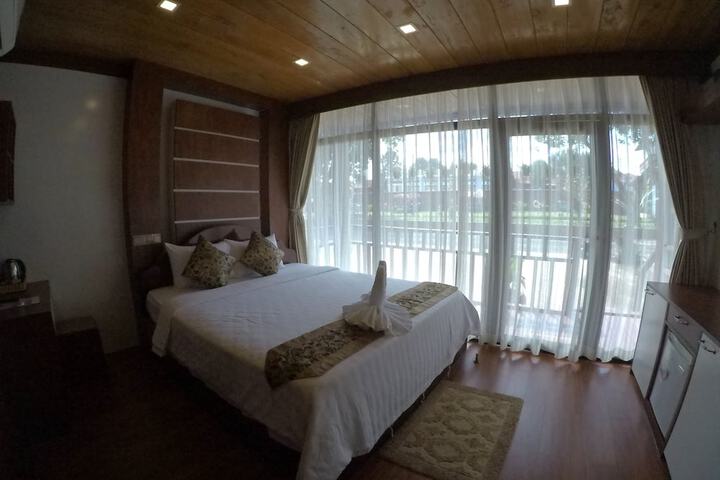 Room 8 of 24