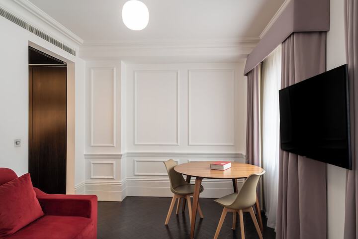 Room 9 of 46