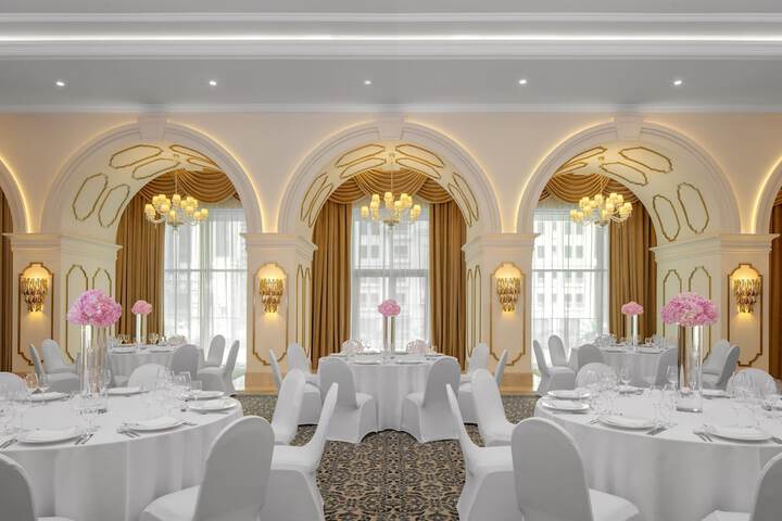 Ballroom/Hall 70 of 74