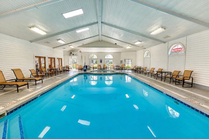 Pool Hotel