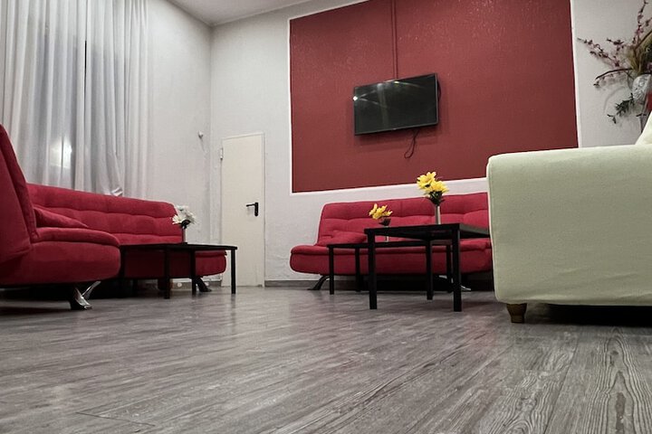 Room 10 of 26