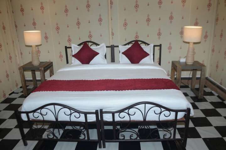Room 3 of 8