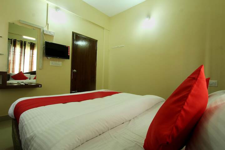 Room 9 of 18